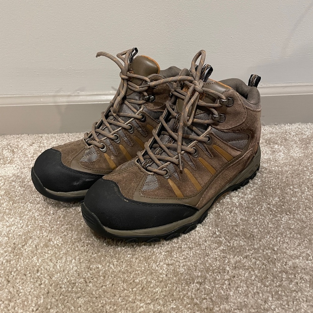 Coleman’s men’s Kong 3 hiking boot shoe size 9